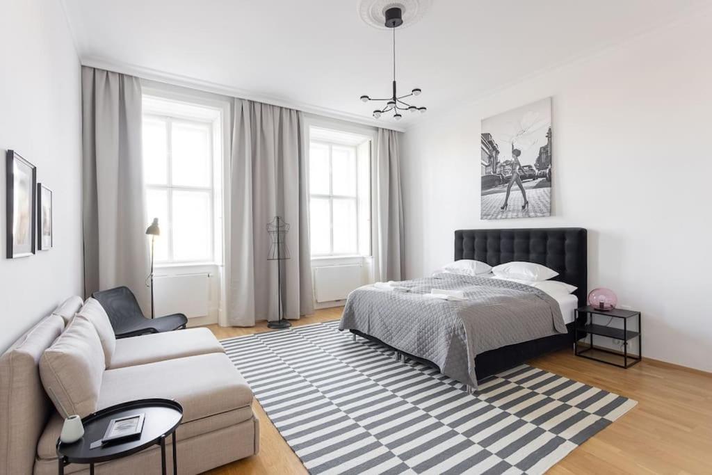 Franz 24 - Typical Viennese Apartment In The Heart Of Vienna Viena Exterior foto