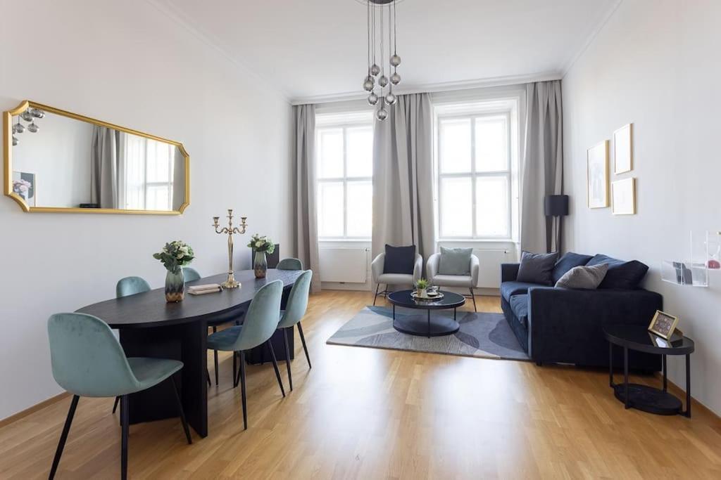 Franz 24 - Typical Viennese Apartment In The Heart Of Vienna Viena Exterior foto