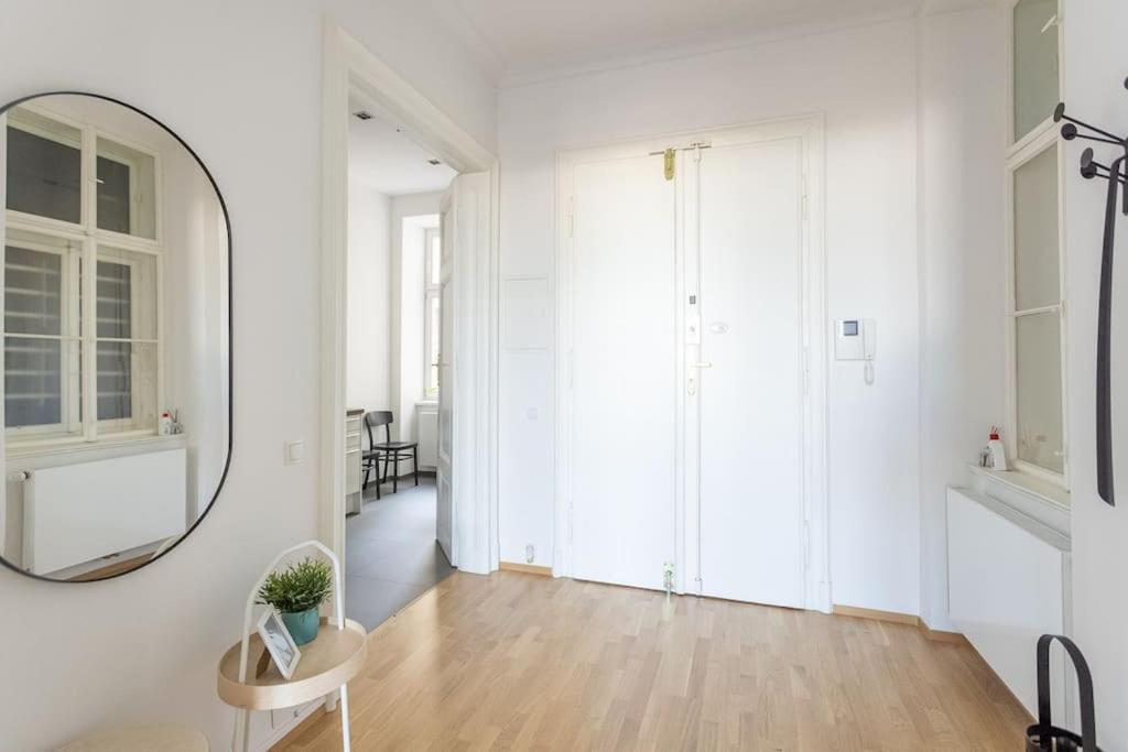 Franz 24 - Typical Viennese Apartment In The Heart Of Vienna Viena Exterior foto